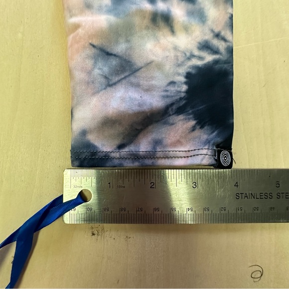 Onzie tie dye yoga leggings - Picture 8 of 9